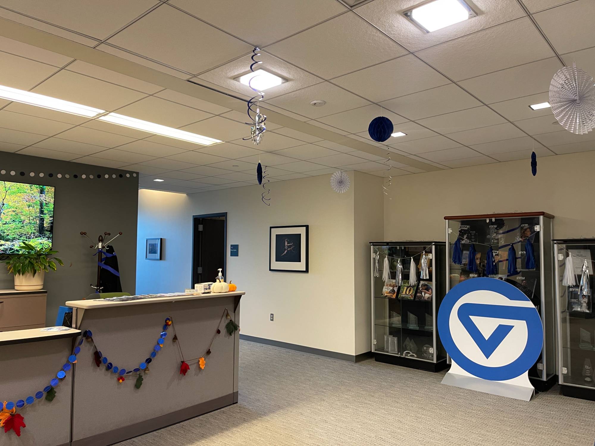 UComm Homecoming decorations, another entryway view